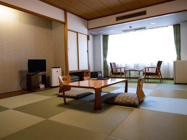 【神秘の湖 女神湖】白樺高原ホテル  【神秘の湖 女神湖】白樺高原ホテル