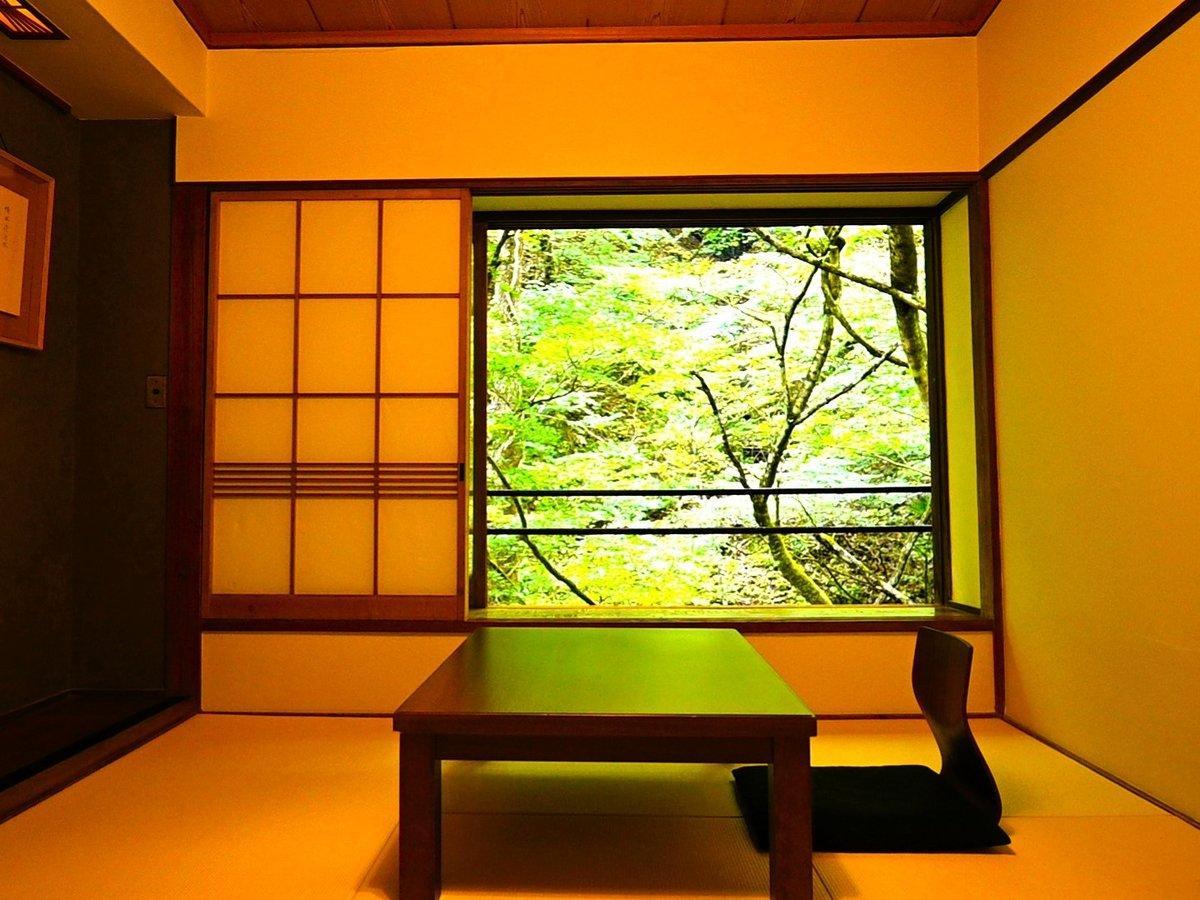 中生館 中生館