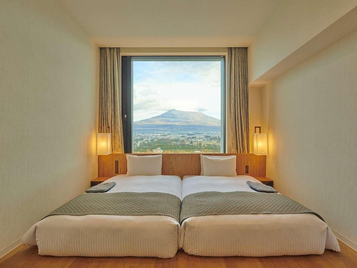 HOTEL CLAD  HOTEL CLAD 